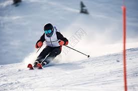 曼联陷入困境，阿莫林嘲笑梅努问题引发球迷怒火